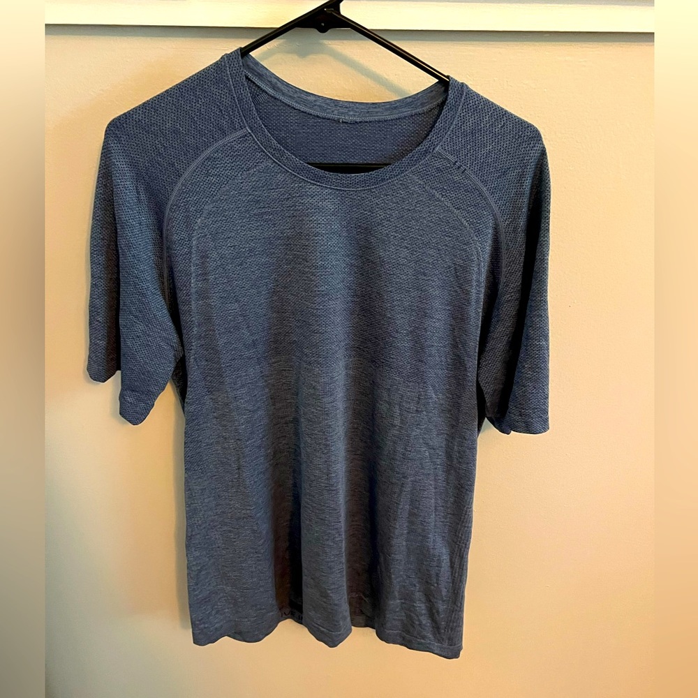 Lululemon metal vent tee